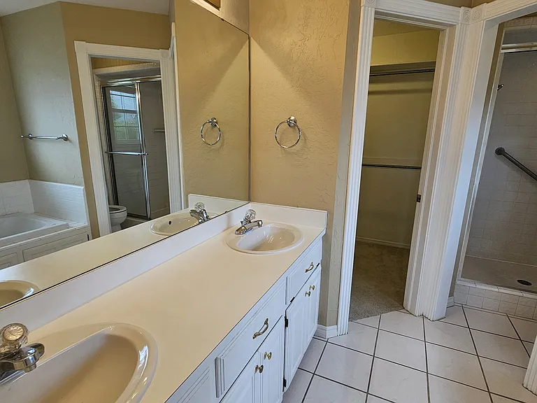 6605 NW Willow Tree Cir — Photo 12