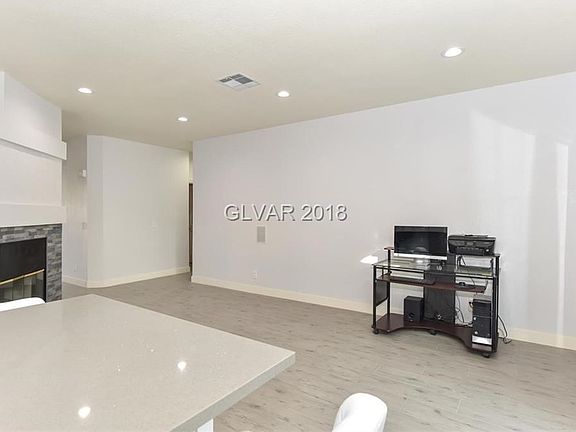 4th image of 9425 Darwell Dr