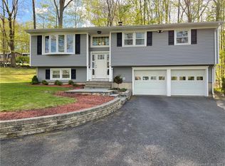 12 Bridge View Dr, New Fairfield, CT 06812