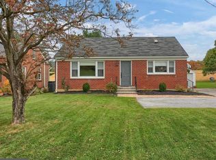 6571 York Rd, Spring Grove, PA 17362