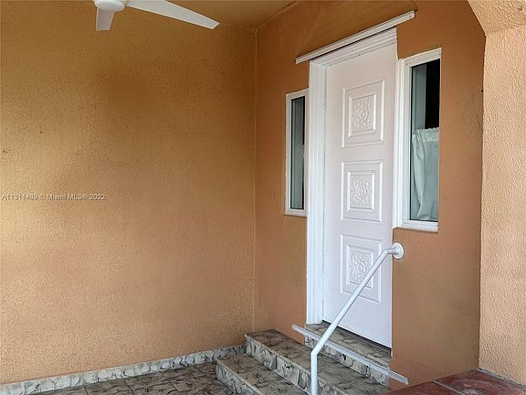 4th image of 431 Tamiami Blvd
