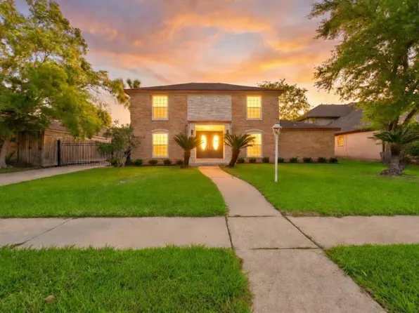 7914 Oakington Dr, Houston, TX 77071