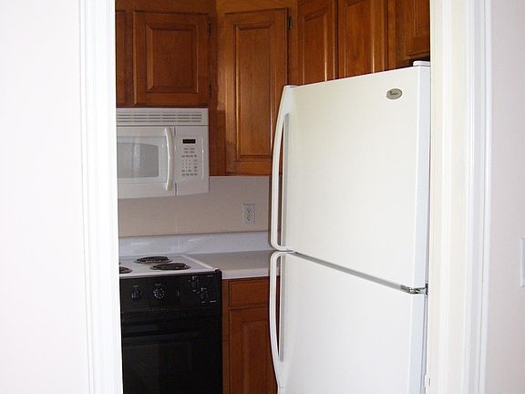 5th image of 100 Lewis Dr Unit 6-E