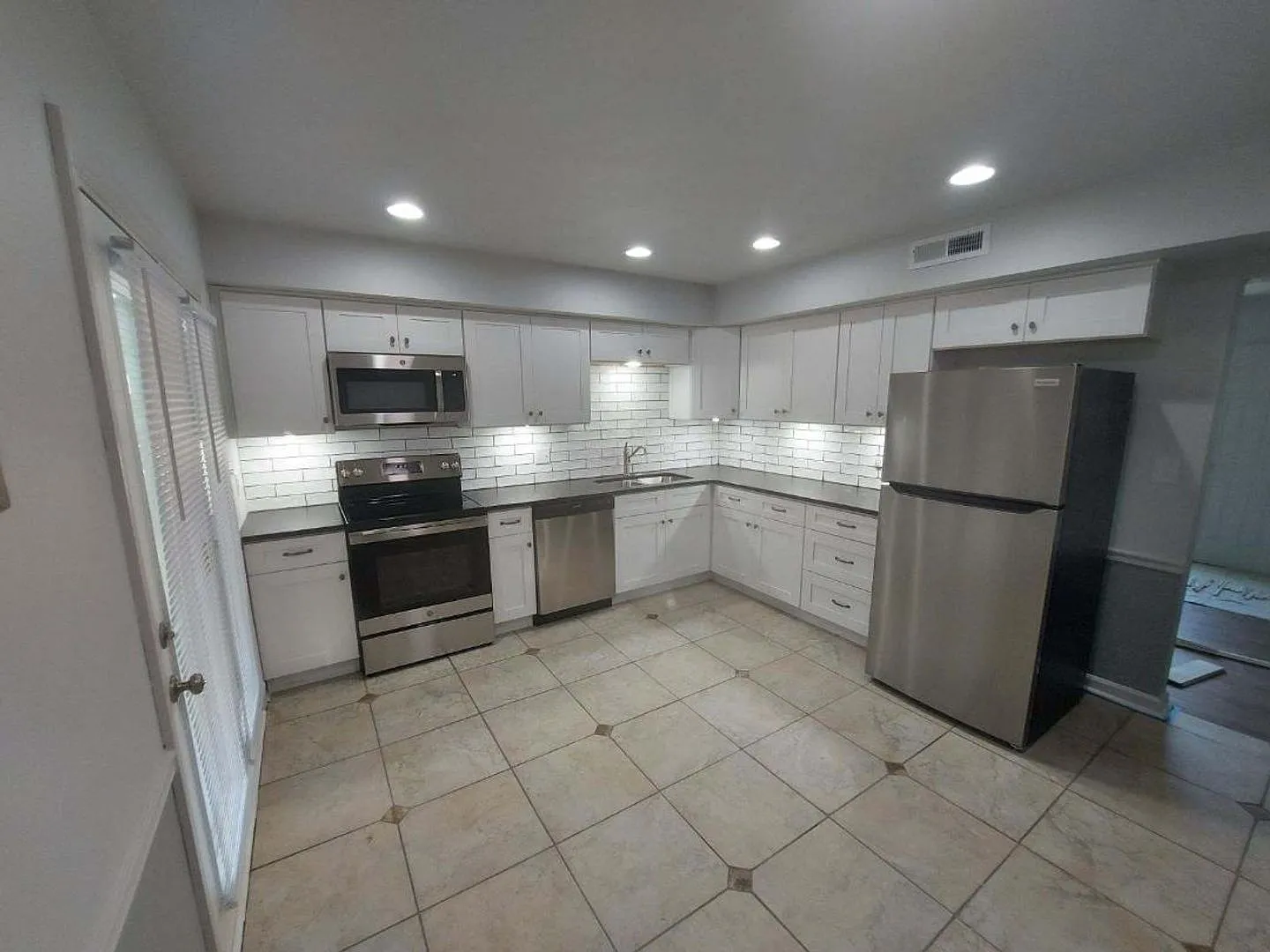 Beautiful Roanoke 2 bed 2 bath Duplex — Photo 2