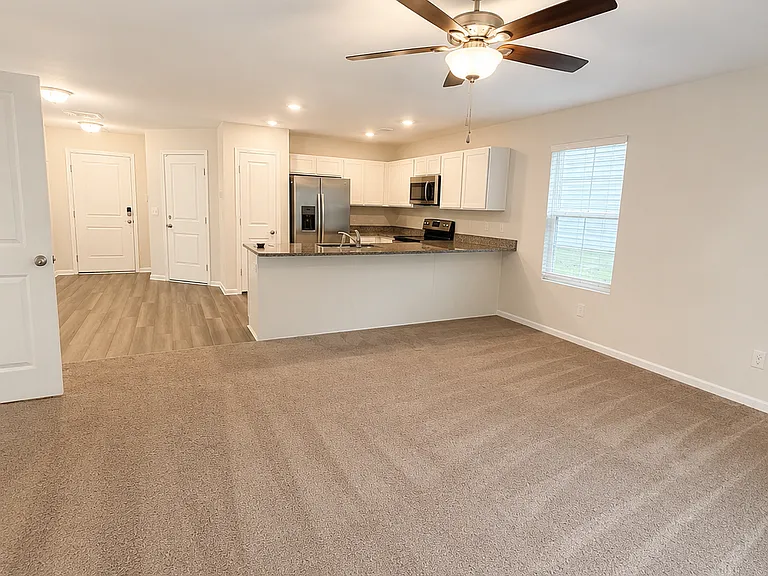 637 Wooster Dr — Photo 10