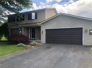 252 Sweet Acres Dr, Rochester, NY 14612