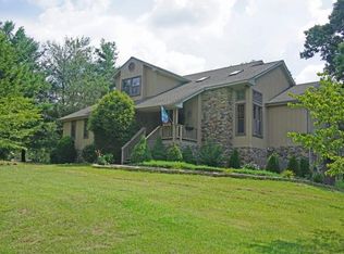 312 S Austin Springs Rd, Johnson City, TN 37601