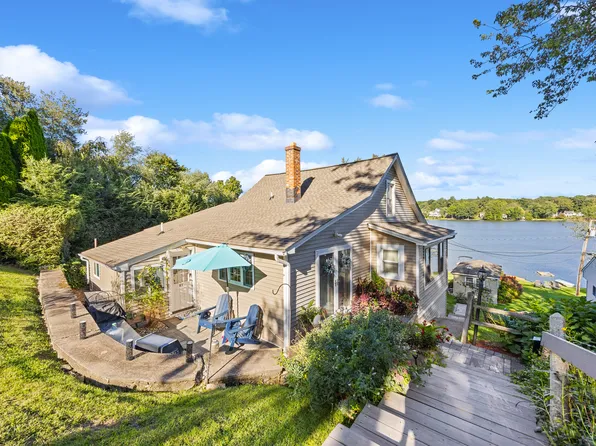61 Farview Ave, Wolcott, CT 06716