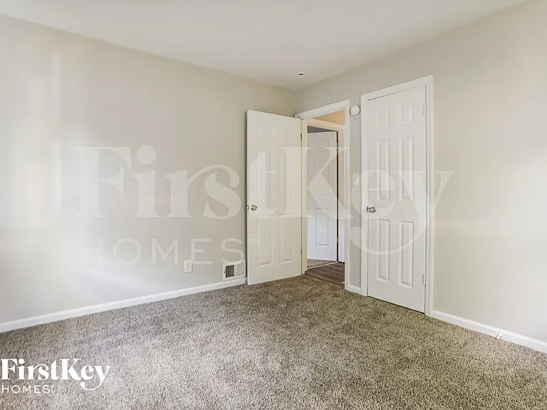 6004 Farley Ave — Photo 9