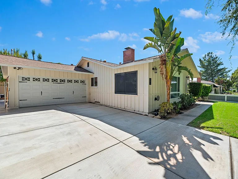 4570 Emerson St — Photo 9