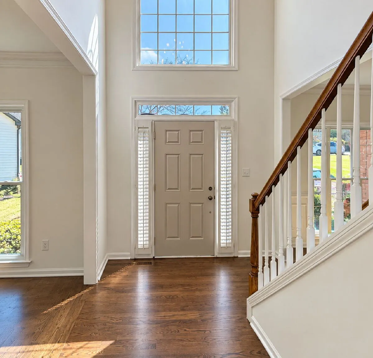 4 bed, 2.5 bath, 2795 sqft, $3,400 — Photo 2