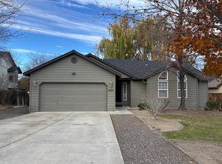 2825 SW Volcano Ct, Redmond, OR 97756