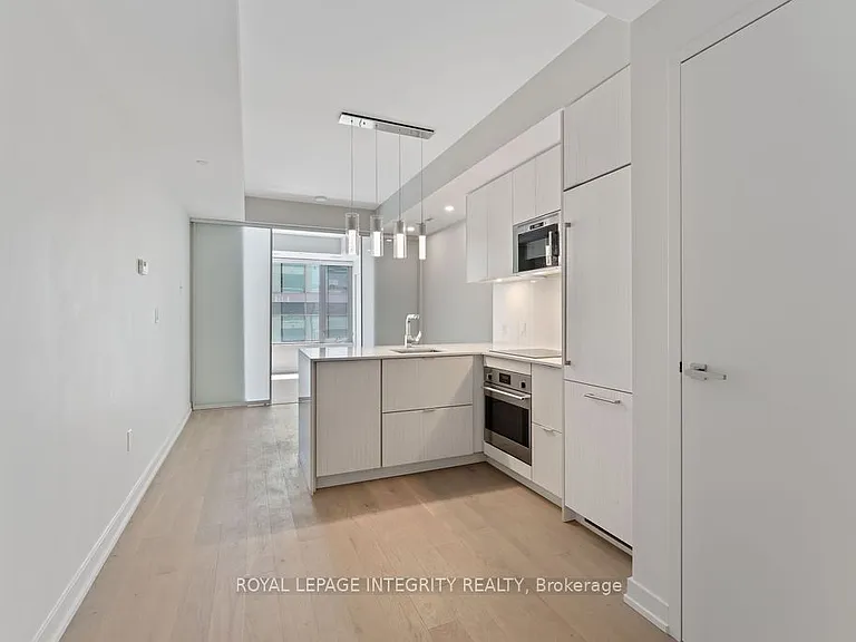 101 Queen St #802 — Photo 7