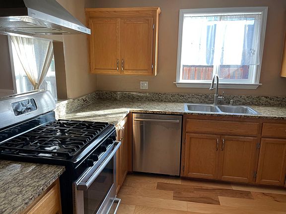 3rd image of 1347 Sierra Mar Dr