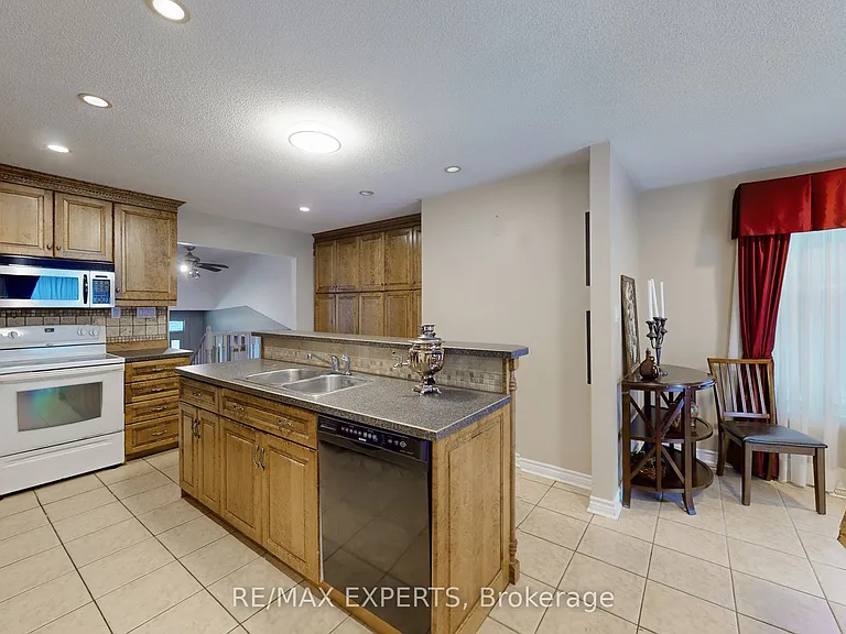 3180 Fleming Blvd — Photo 11