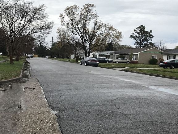 4th image of 428 Constitution Dr