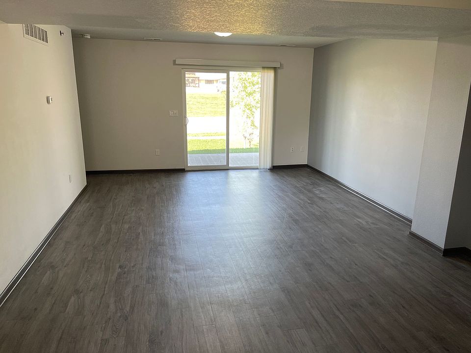 Brecken Place Townhomes 2 901 E Olive St Marshalltown, IA Zillow