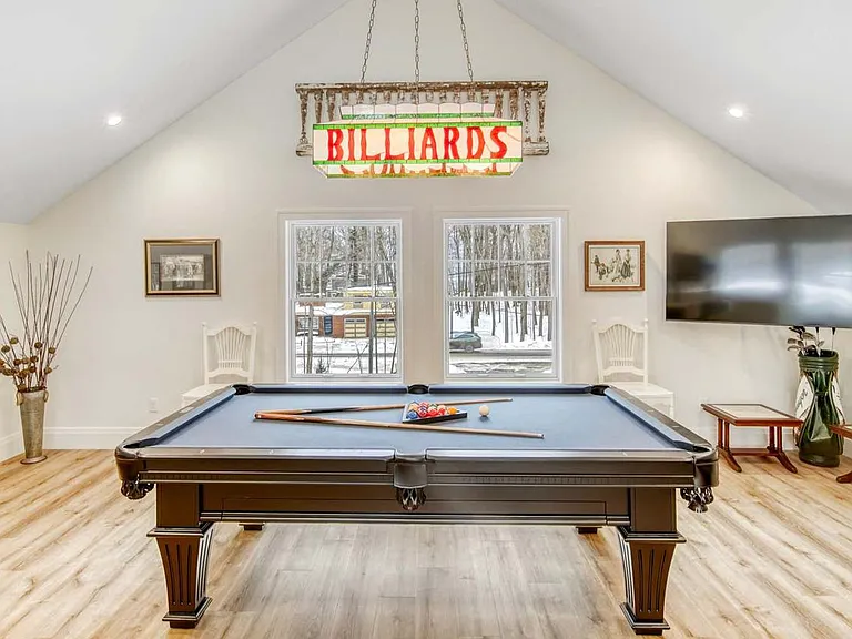Building's Lounge