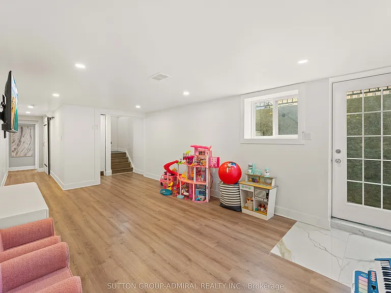 3 Hartland Rd — Photo 26