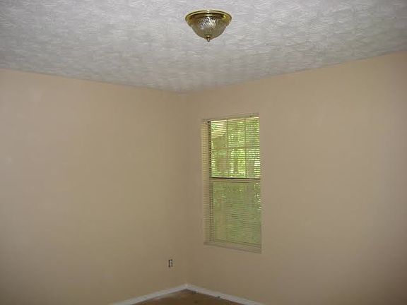 3rd image of 3051 Eastland Way