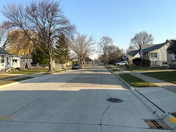 3rd image of 24566 Lambrecht Ave