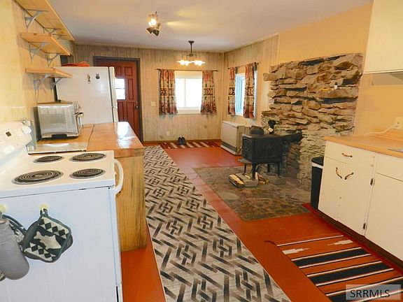 3rd image of 36 Blue Camas Rd