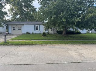 714 Margaret Ct, New Baden, IL 62265