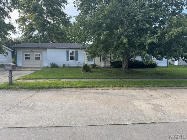 714 Margaret Ct, New Baden, IL 62265