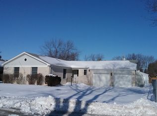 2208 Root St, Crest Hill, IL 60403