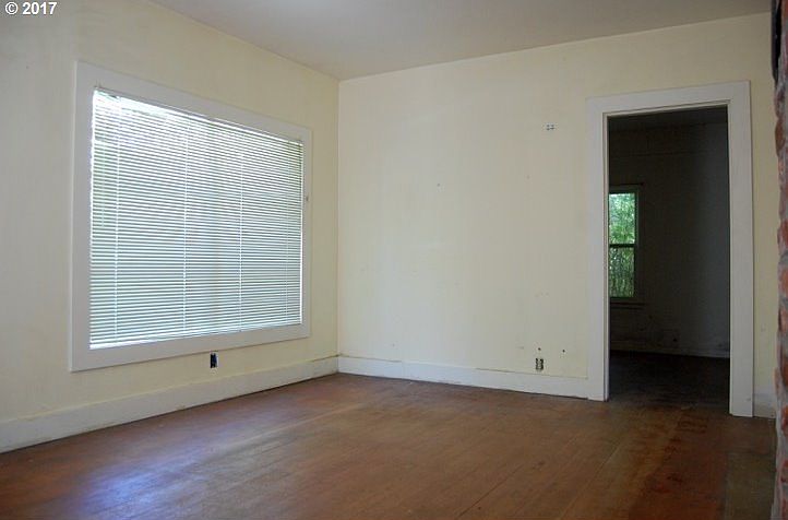 2nd image of 4404 SE Umatilla St