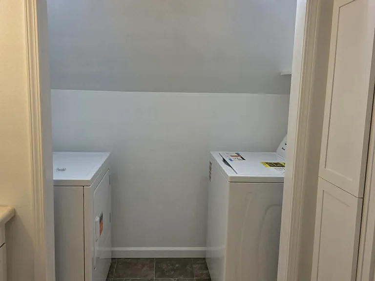 217 5th Ave SW #1 — Photo 4