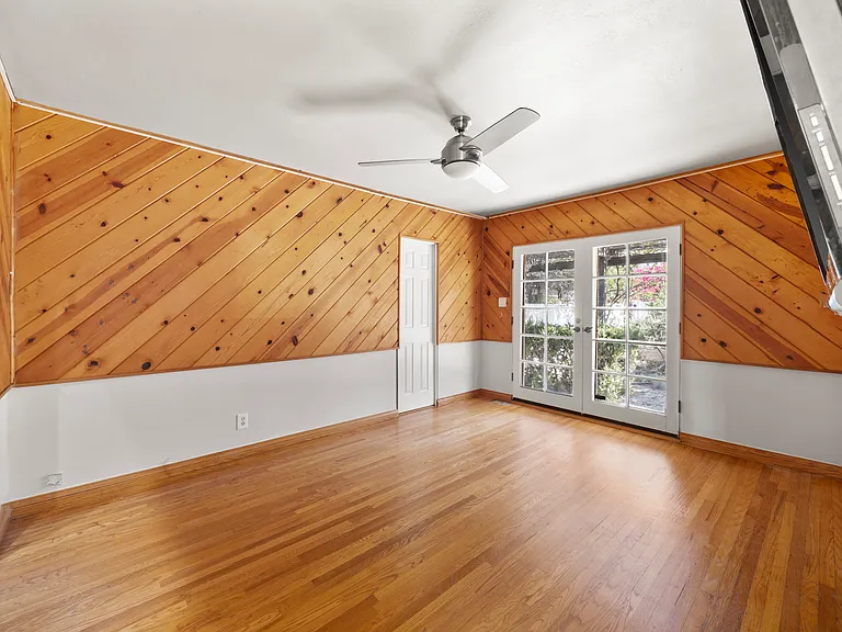 1237 W Oak Ave — Photo 19