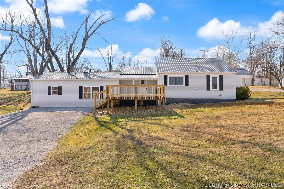 546 N Helm Street photo 1