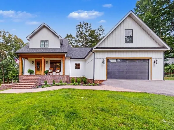 183 Countrywood Dr, Paris, TN 38242
