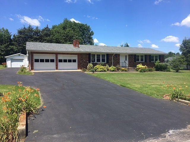 1st image of 402 Merrywood Dr