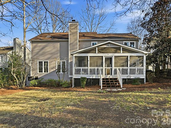 4th image of 6217 Oak Cove Ln
