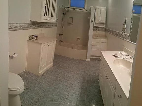 5th image of 5525 Loyola Ave