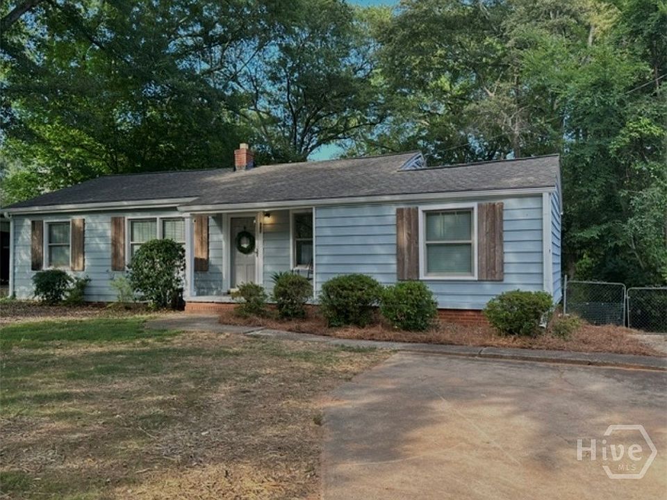 1st image of 680 Belvoir Heights
