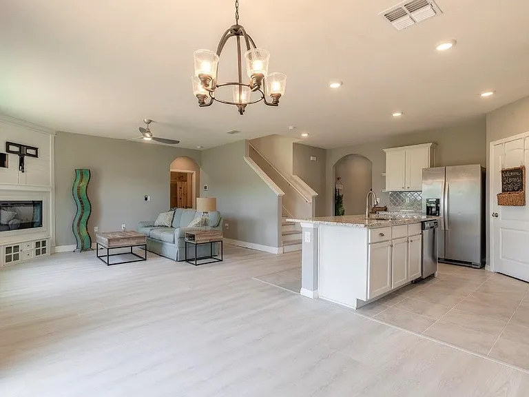 318 Sunset View Dr — Photo 3