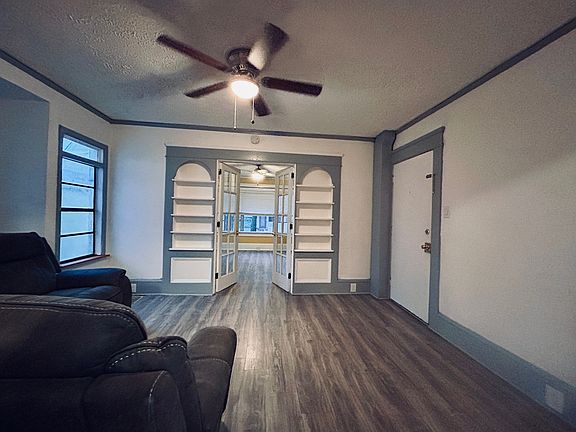 3rd image of 537 N Oleander Ave APT 1