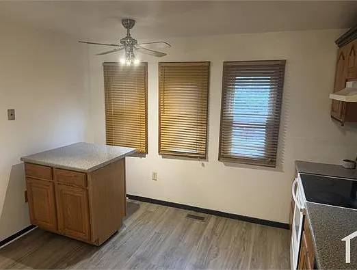 3 bed, 1400 sqft, $2,300 — Photo 4