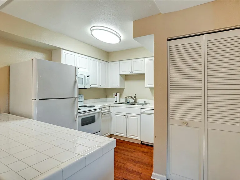 6955 Alvarado Rd — Photo 24