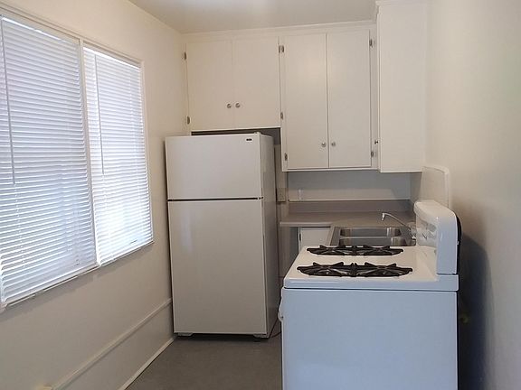 4th image of 1061 E Broadway #2