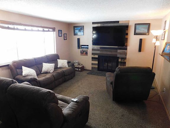 2nd image of 1901 E Velora Dr