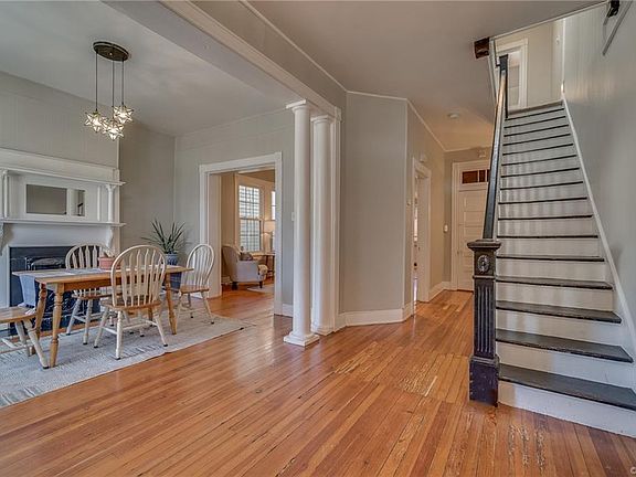 3rd image of 807 S Meadow St