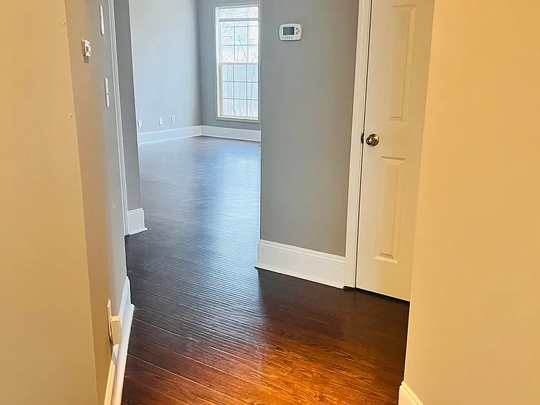 105 Charing Pl — Photo 14
