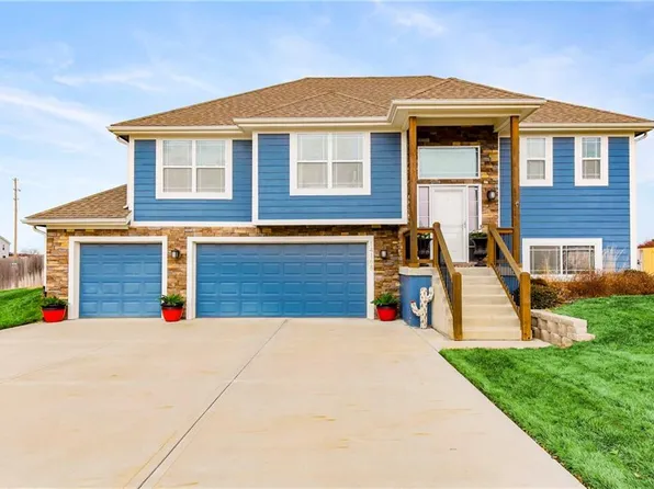 14168 Brookstone Ct, Basehor, KS 66007