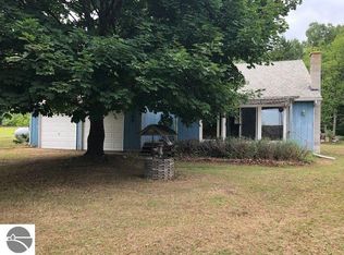 1088 Lincoln Dr, Lake Isabella, MI 48893