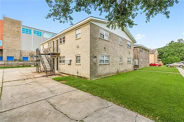 2 bed, 1.0 bath, 950 sqft, $1,150 — Photo 2