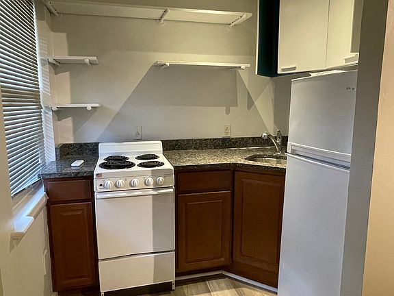 2nd image of 601 Janette Ave SW APT 7